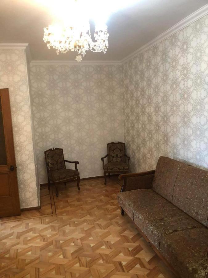 Apartment George Kutaisi Esterno foto